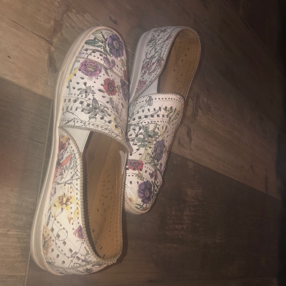 Earth floral shoes